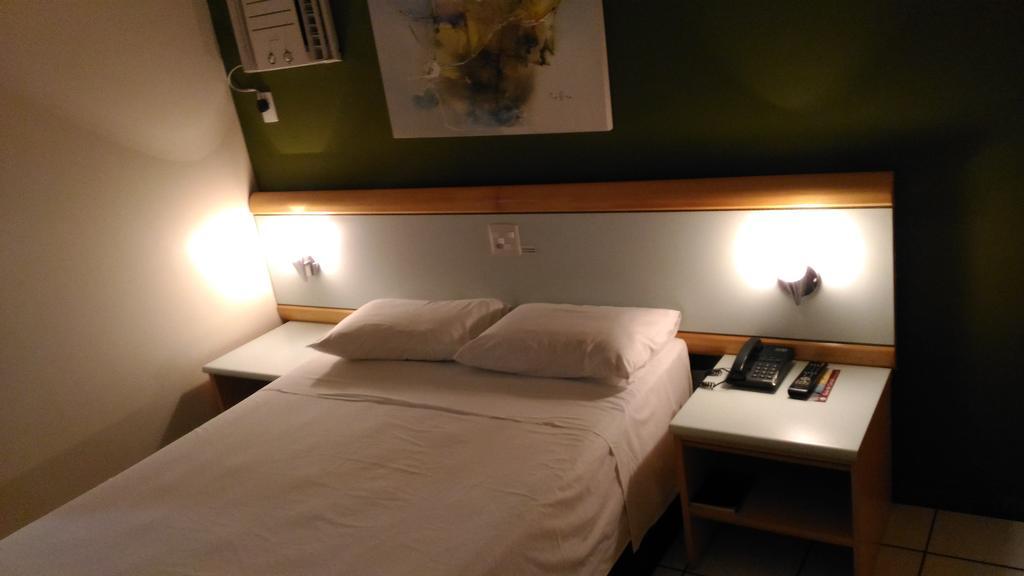 Apart Hotel Quartier Latin Витория Экстерьер фото