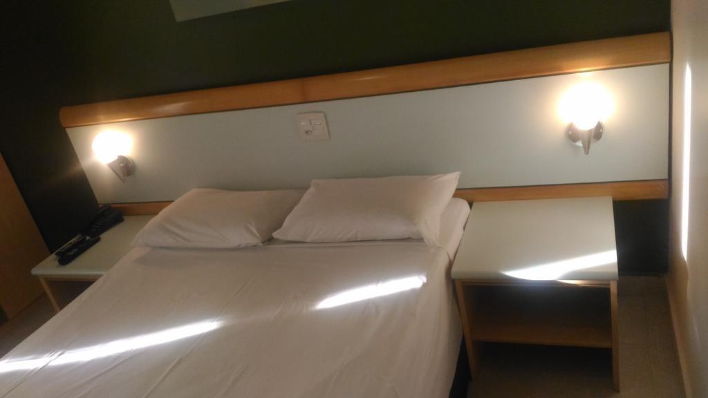 Apart Hotel Quartier Latin Витория Экстерьер фото
