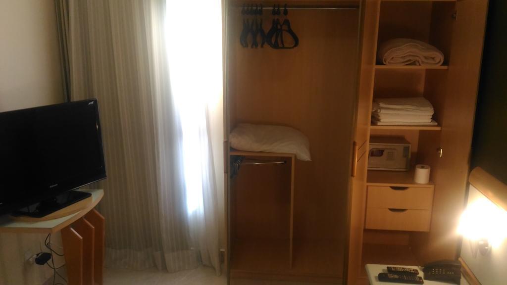 Apart Hotel Quartier Latin Витория Экстерьер фото